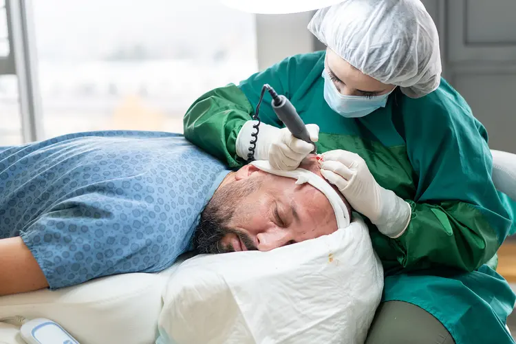 How can I determine the most reputable and Best Hair Transplant clinic in Delhi With Price